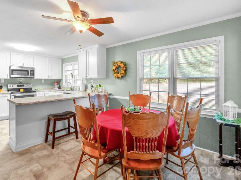 304 Sumter Street, Kershaw, SC 29067.  MLS# CAR4434014, YatesRealty ID 56273. 