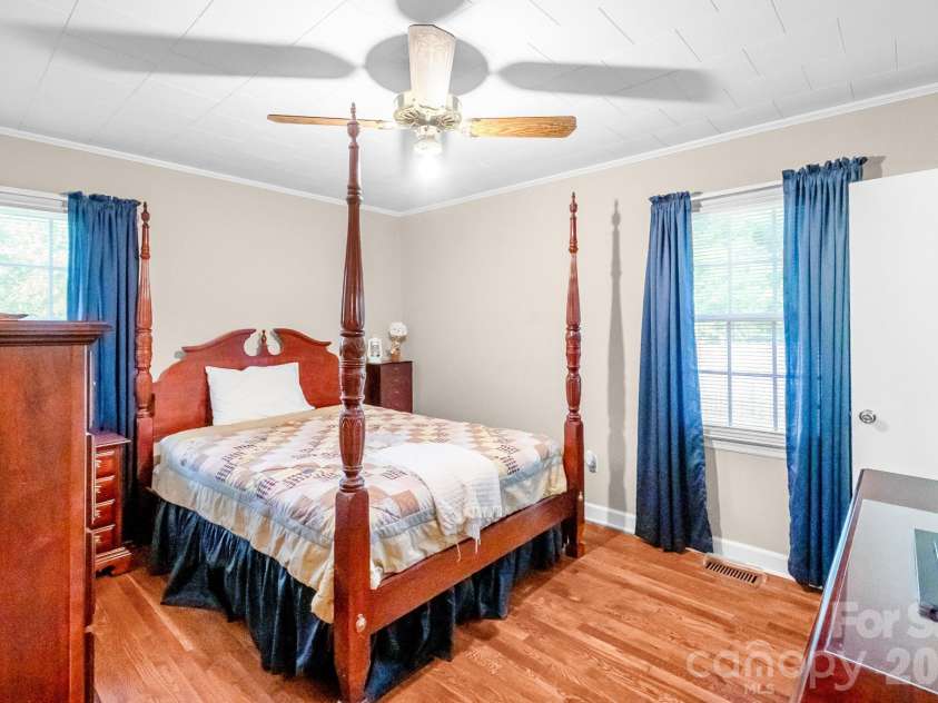 304 Sumter Street, Kershaw, SC 29067.  MLS# CAR4434014, YatesRealty ID 56273. 