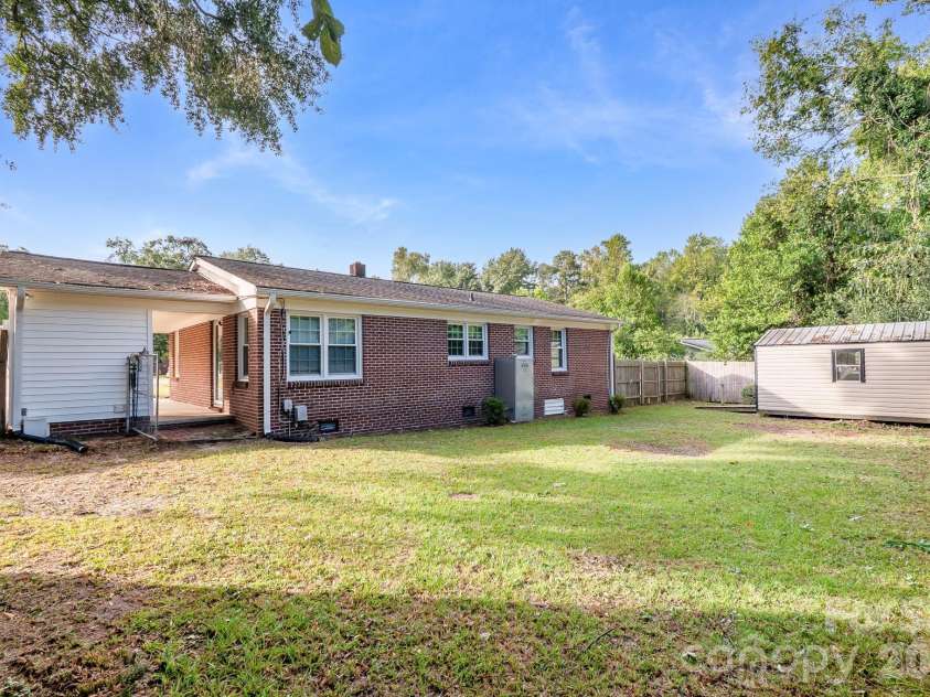 304 Sumter Street, Kershaw, SC 29067.  MLS# CAR4434014, YatesRealty ID 56273. 