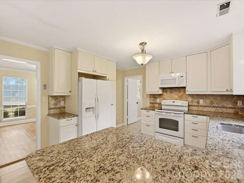 8614 Golf Ridge Drive, Charlotte, NC 28277.  MLS# CAR4431781, YatesRealty ID 56274. 