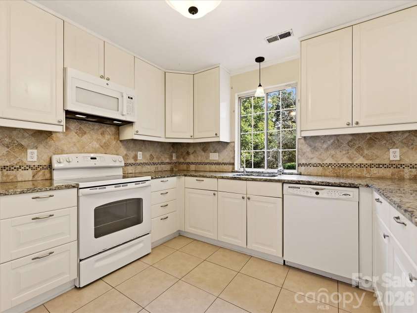 8614 Golf Ridge Drive, Charlotte, NC 28277.  MLS# CAR4431781, YatesRealty ID 56274. 