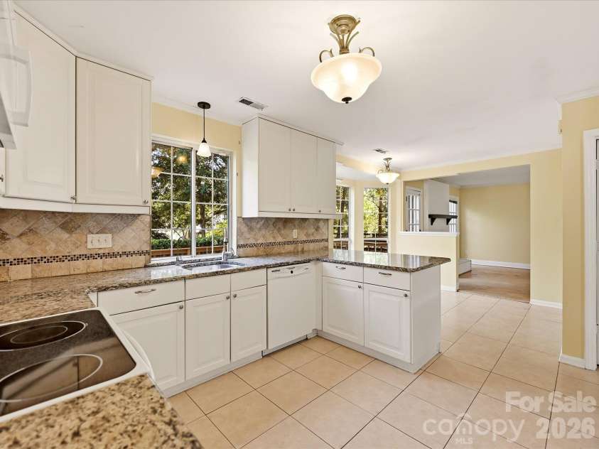 8614 Golf Ridge Drive, Charlotte, NC 28277.  MLS# CAR4431781, YatesRealty ID 56274. 