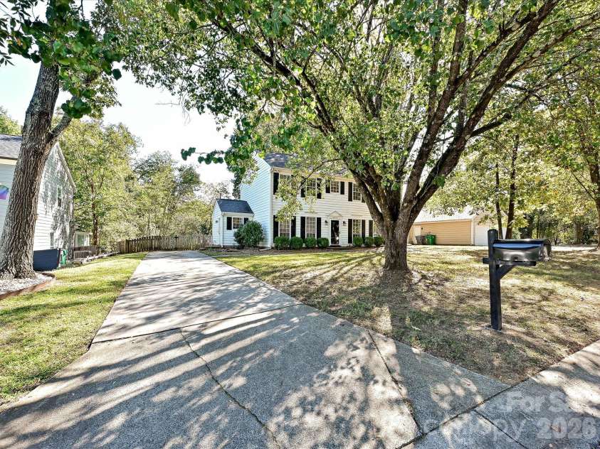 8614 Golf Ridge Drive, Charlotte, NC 28277.  MLS# CAR4431781, YatesRealty ID 56274. 