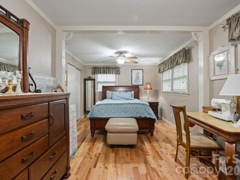 33 & 34 Grandview Court, Asheville, NC 28806.  MLS# CAR4432507, YatesRealty ID 56278. 