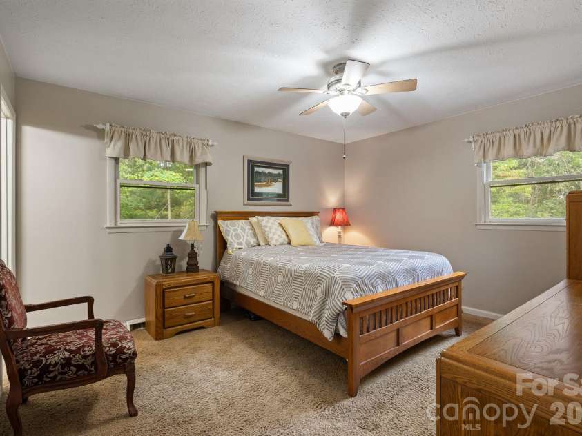 33 & 34 Grandview Court, Asheville, NC 28806.  MLS# CAR4432507, YatesRealty ID 56278. 