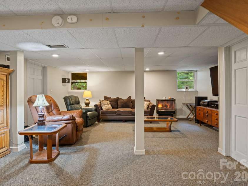 33 & 34 Grandview Court, Asheville, NC 28806.  MLS# CAR4432507, YatesRealty ID 56278. 