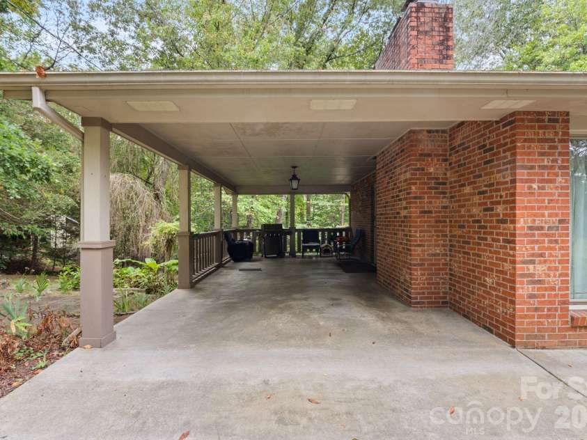 33 & 34 Grandview Court, Asheville, NC 28806.  MLS# CAR4432507, YatesRealty ID 56278. 