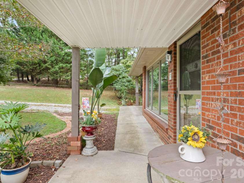 33 & 34 Grandview Court, Asheville, NC 28806.  MLS# CAR4432507, YatesRealty ID 56278. 