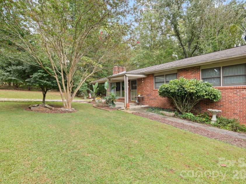33 & 34 Grandview Court, Asheville, NC 28806.  MLS# CAR4432507, YatesRealty ID 56278. 