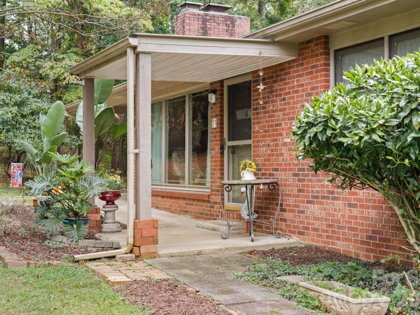 33 & 34 Grandview Court, Asheville, NC 28806.  MLS# CAR4432507, YatesRealty ID 56278. 