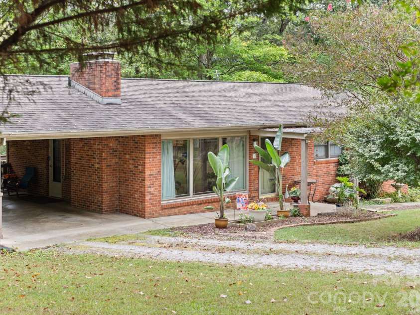 33 & 34 Grandview Court, Asheville, NC 28806.  MLS# CAR4432507, YatesRealty ID 56278. 