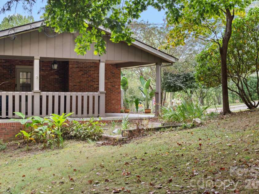 33 & 34 Grandview Court, Asheville, NC 28806.  MLS# CAR4432507, YatesRealty ID 56278. 
