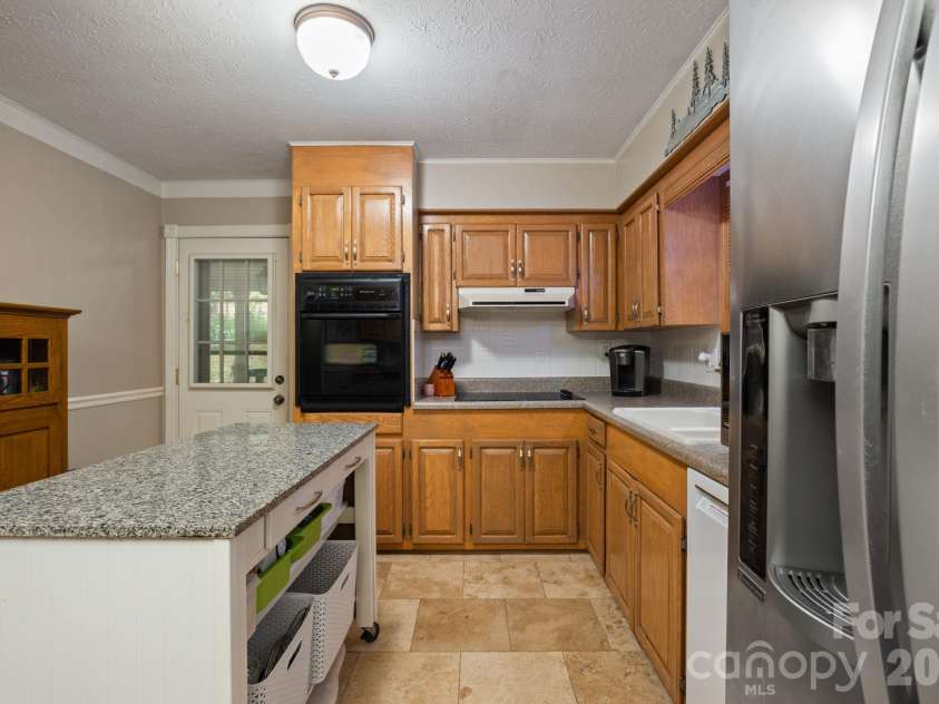 33 & 34 Grandview Court, Asheville, NC 28806.  MLS# CAR4432507, YatesRealty ID 56278. 
