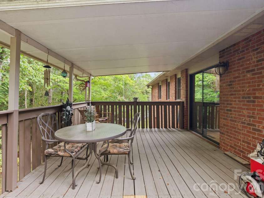 33 & 34 Grandview Court, Asheville, NC 28806.  MLS# CAR4432507, YatesRealty ID 56278. 