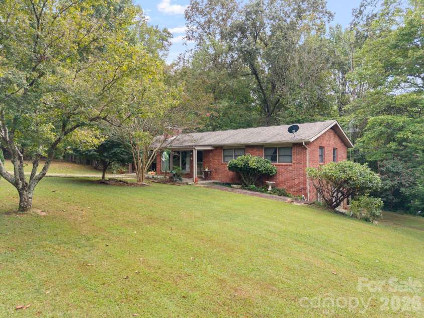 33 & 34 Grandview Court, Asheville, NC 28806.  MLS# CAR4432507, YatesRealty ID 56278. 