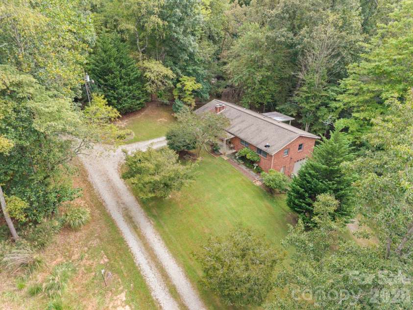 33 & 34 Grandview Court, Asheville, NC 28806.  MLS# CAR4432507, YatesRealty ID 56278. 