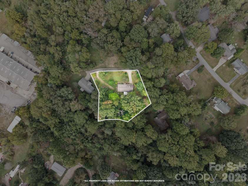 33 & 34 Grandview Court, Asheville, NC 28806.  MLS# CAR4432507, YatesRealty ID 56278. 