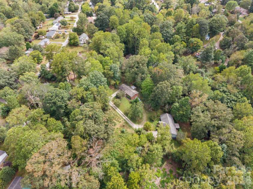 33 & 34 Grandview Court, Asheville, NC 28806.  MLS# CAR4432507, YatesRealty ID 56278. 