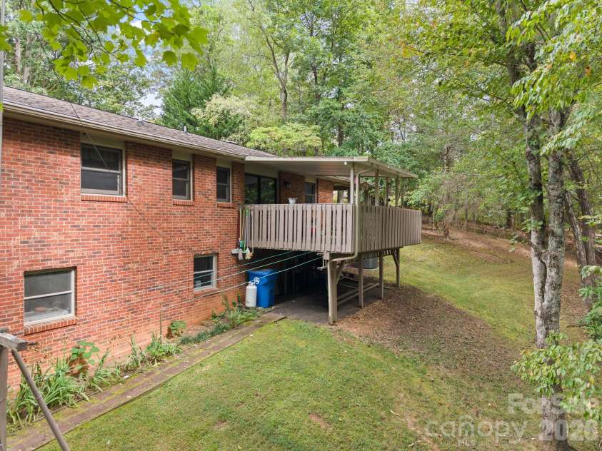 33 & 34 Grandview Court, Asheville, NC 28806.  MLS# CAR4432507, YatesRealty ID 56278. 