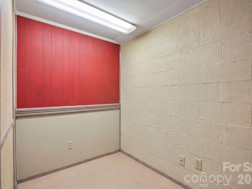 33 & 34 Grandview Court, Asheville, NC 28806.  MLS# CAR4432507, YatesRealty ID 56278. 