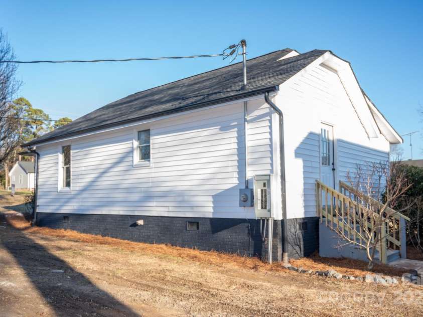 320 Brown Road, China Grove, NC 28023.  MLS# CAR4211226, YatesRealty ID 5628. 