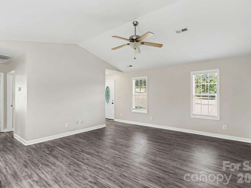 1488 Ontario Drive, Kannapolis, NC 28083.  MLS# CAR4433088, YatesRealty ID 56281. 