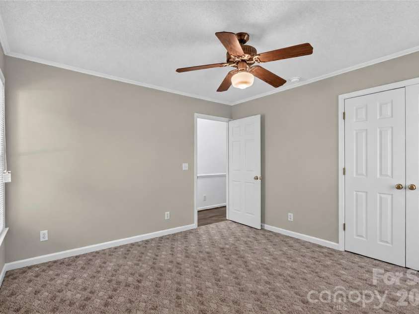 2154 Mohawk Drive, Camden, SC 29020.  MLS# CAR4434047, YatesRealty ID 56284. 