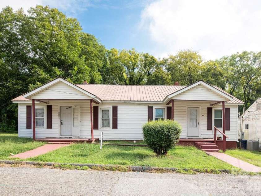 306 1st Street, Lexington, NC 27292.  MLS# CAR4434048, YatesRealty ID 56286. Front