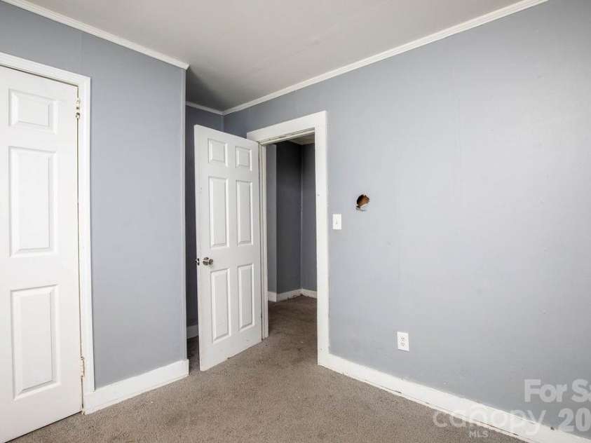 306 1st Street, Lexington, NC 27292.  MLS# CAR4434048, YatesRealty ID 56286. Unit 304
