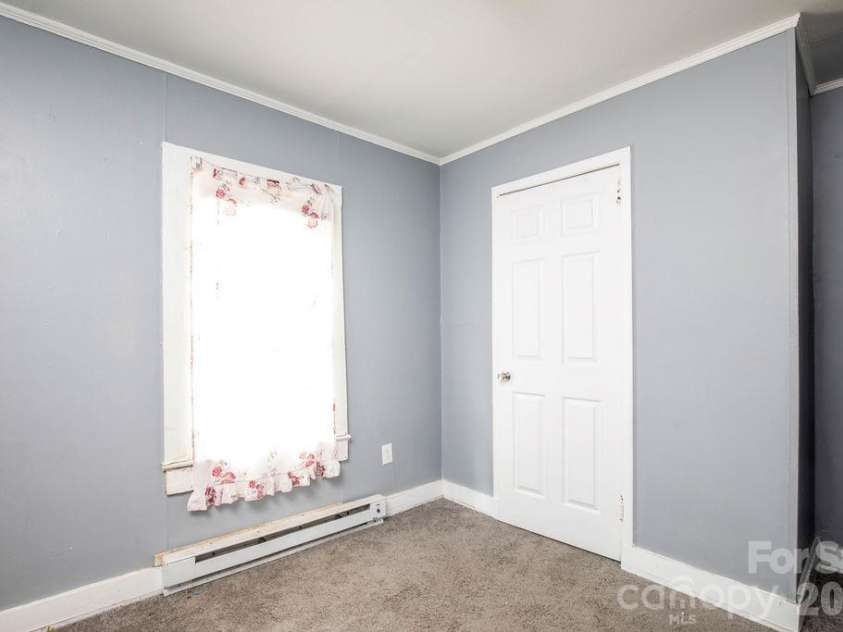 306 1st Street, Lexington, NC 27292.  MLS# CAR4434048, YatesRealty ID 56286. Unit 304