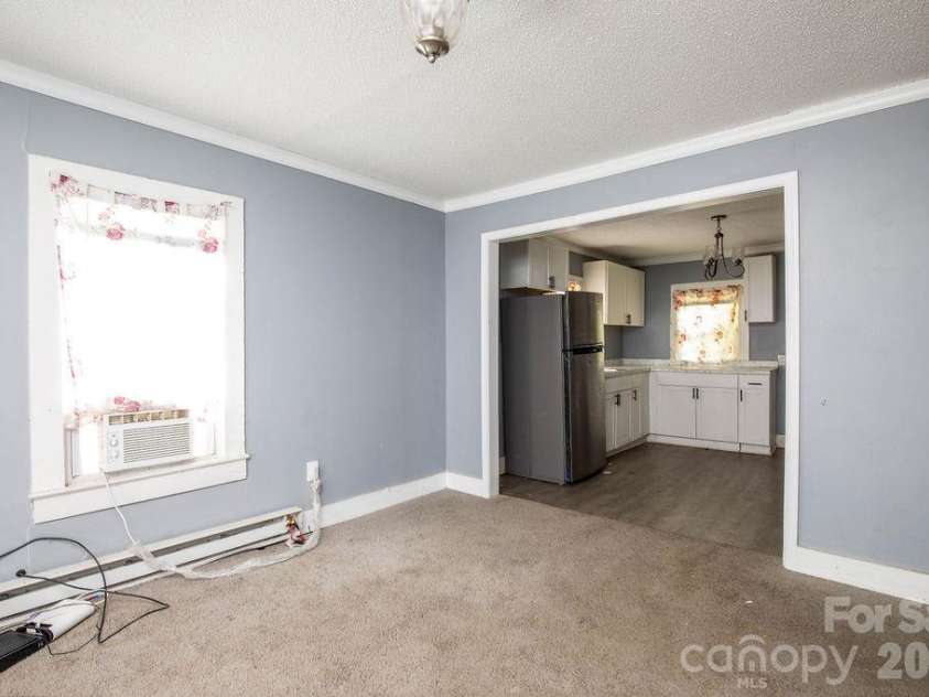 306 1st Street, Lexington, NC 27292.  MLS# CAR4434048, YatesRealty ID 56286. Unit 304