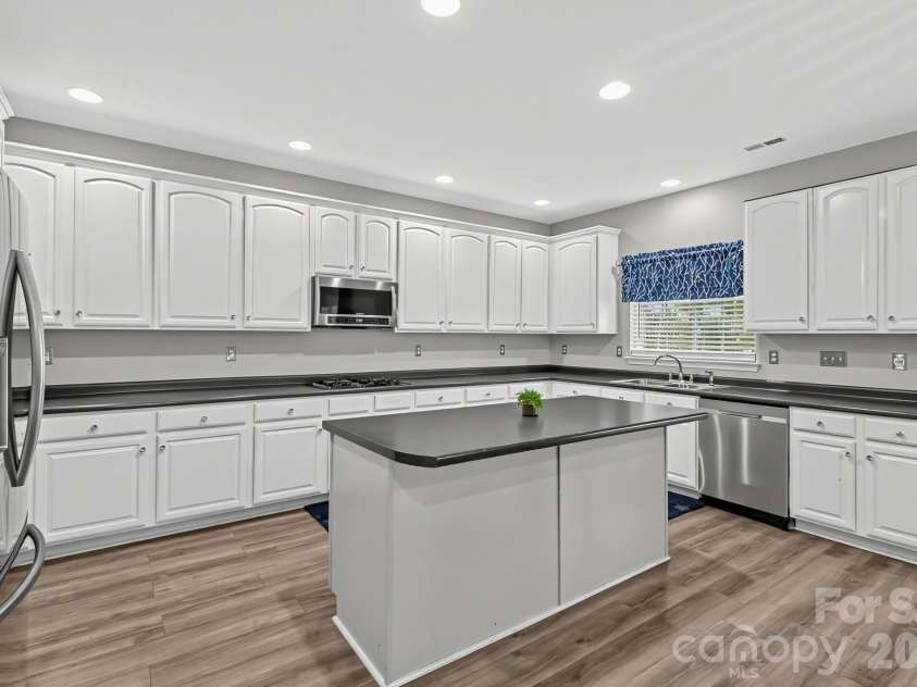 210 Lylic Woods Drive, Fort Mill, SC 29715.  MLS# CAR4432984, YatesRealty ID 56289. 