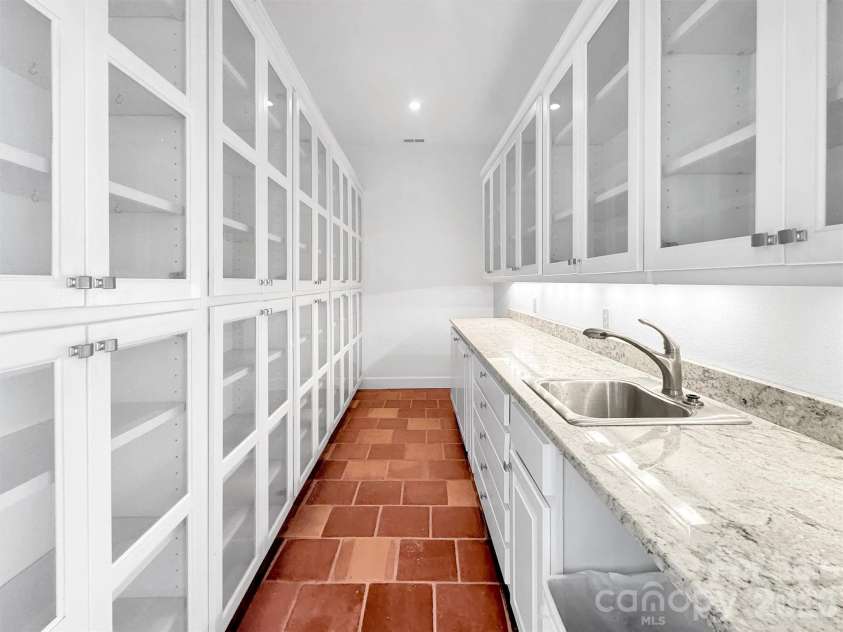 2222 Greenspire Drive, Sylva, NC 28779.  MLS# CAR4159278, YatesRealty ID 5629. Butler's Pantry