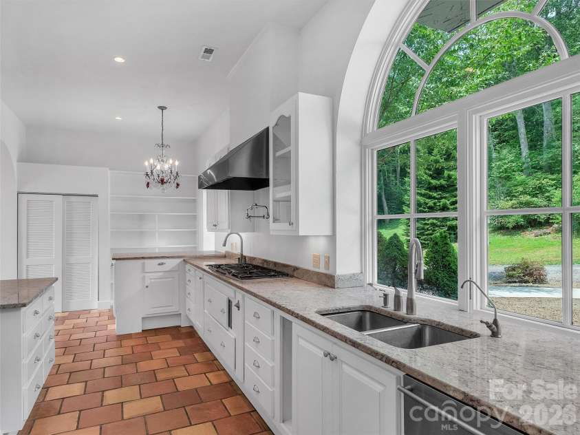 2222 Greenspire Drive, Sylva, NC 28779.  MLS# CAR4159278, YatesRealty ID 5629. Chef's kitchen.