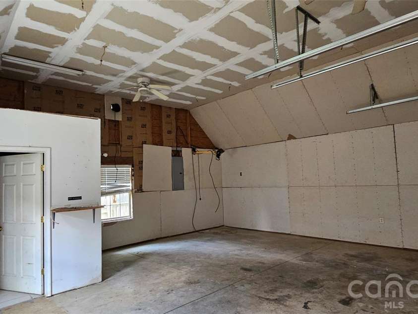 2660 Stagbuck Drive, Gastonia, NC 28052.  MLS# CAR4433466, YatesRealty ID 56290. Detached 2-car garage