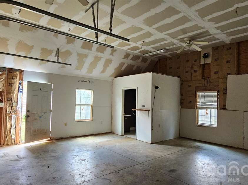 2660 Stagbuck Drive, Gastonia, NC 28052.  MLS# CAR4433466, YatesRealty ID 56290. Detached 2-car garage