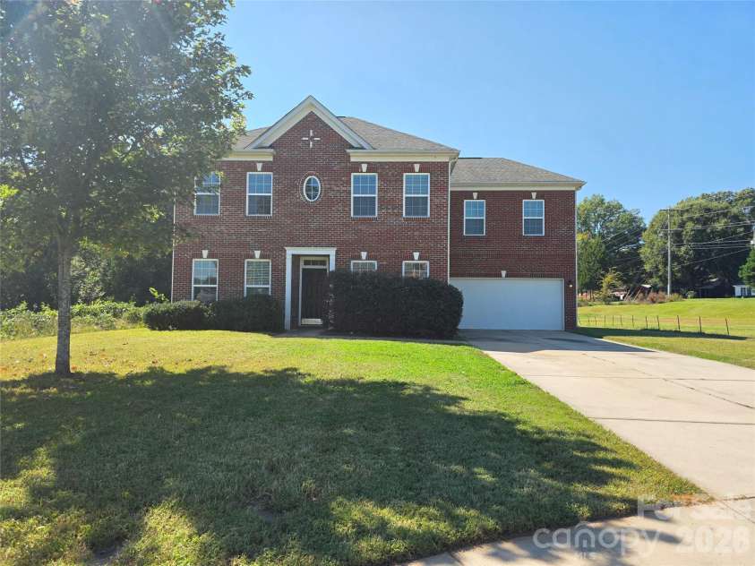 104 Sassafras Road, Mooresville, NC 28115.  MLS# CAR4433353, YatesRealty ID 56292. 