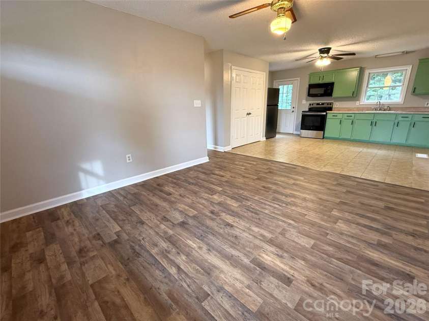 409 Skyline Drive, Salisbury, NC 28146.  MLS# CAR4433927, YatesRealty ID 56294. 
