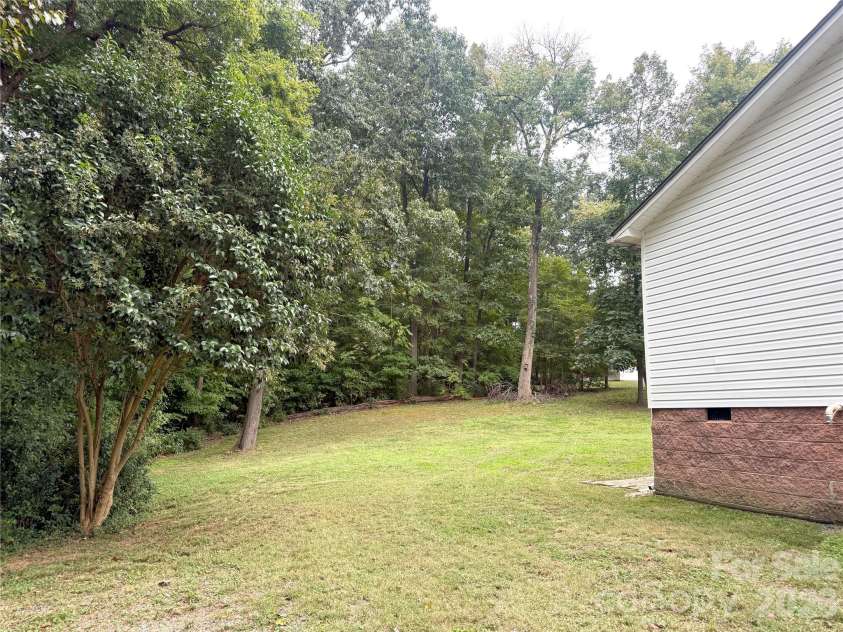 409 Skyline Drive, Salisbury, NC 28146.  MLS# CAR4433927, YatesRealty ID 56294. 