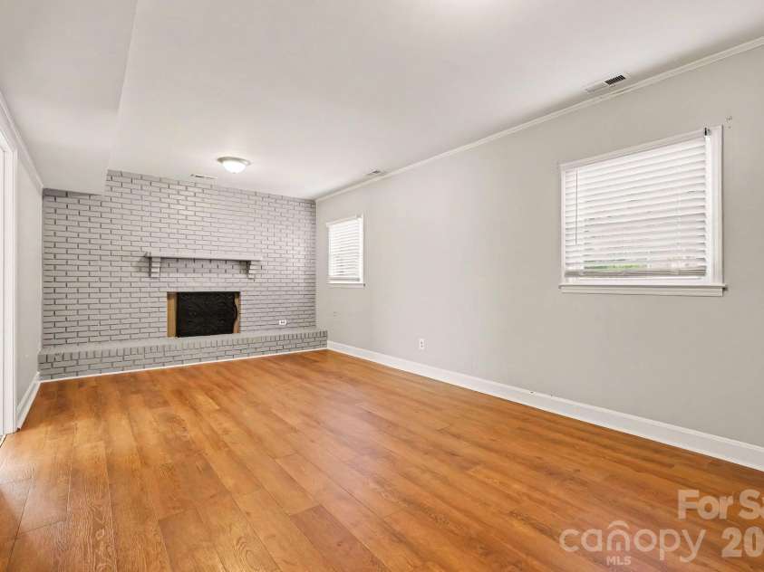 3108 Rosehill Drive, Charlotte, NC 28212.  MLS# CAR4432213, YatesRealty ID 56296. 