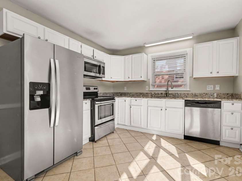 3108 Rosehill Drive, Charlotte, NC 28212.  MLS# CAR4432213, YatesRealty ID 56296. 