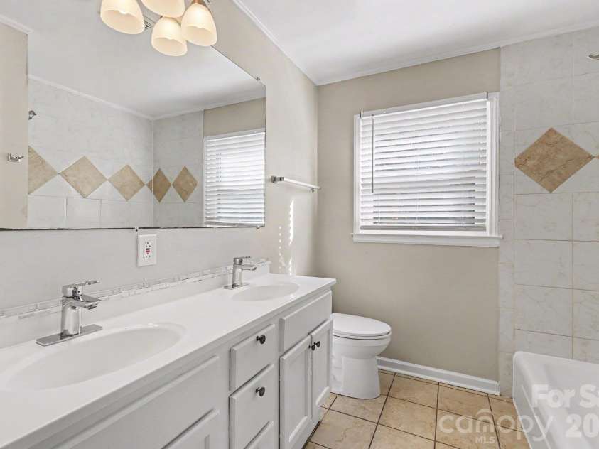 3108 Rosehill Drive, Charlotte, NC 28212.  MLS# CAR4432213, YatesRealty ID 56296. 