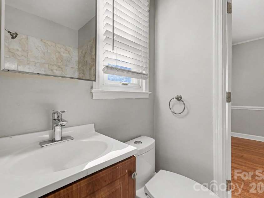 3108 Rosehill Drive, Charlotte, NC 28212.  MLS# CAR4432213, YatesRealty ID 56296. 