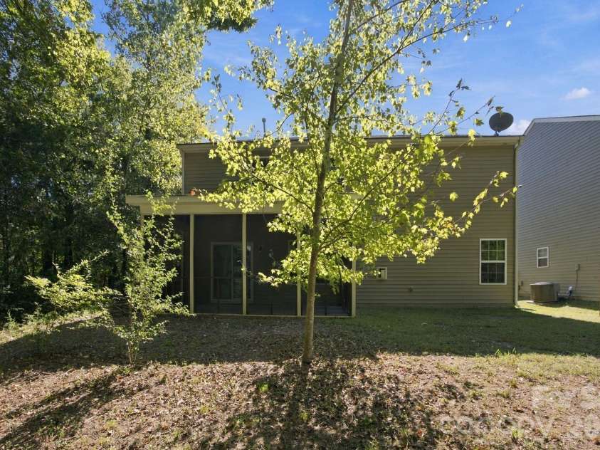 11604 Ragan Elizabeth Court, Charlotte, NC 28278.  MLS# CAR4431000, YatesRealty ID 56297. 