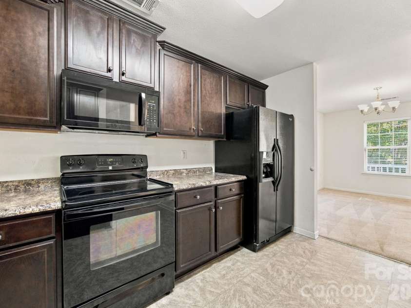 11604 Ragan Elizabeth Court, Charlotte, NC 28278.  MLS# CAR4431000, YatesRealty ID 56297. Another View looking into the flex space