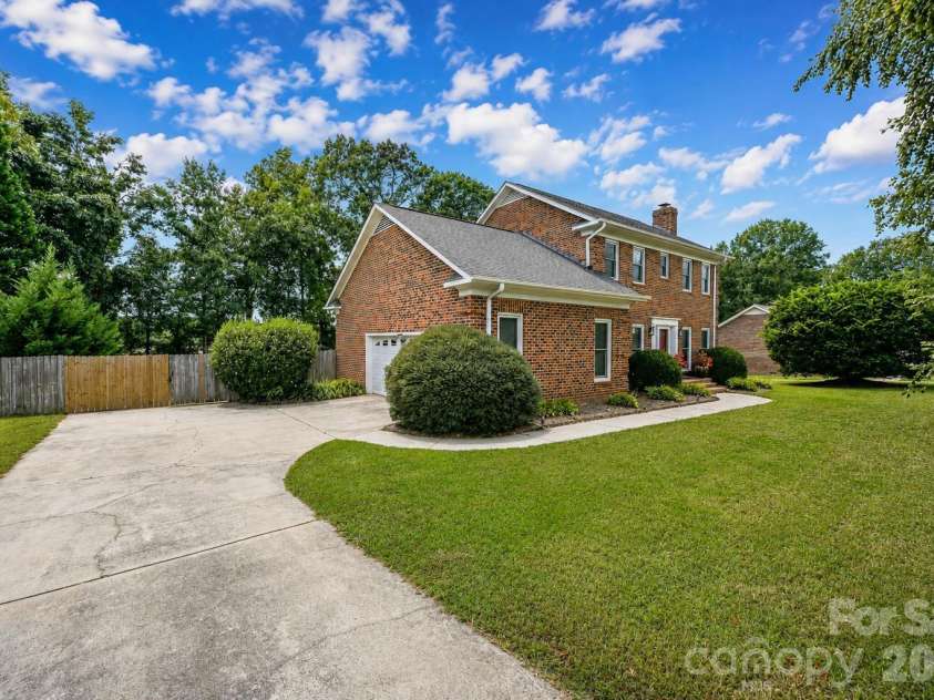 120 Brightland Run, Monroe, NC 28110.  MLS# CAR4433820, YatesRealty ID 56298. 
