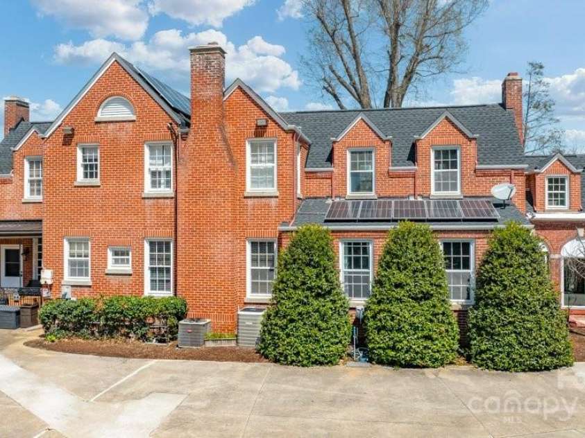 300 Morgan Street, Marion, NC 28752.  MLS# CAR4306863, YatesRealty ID 563. 