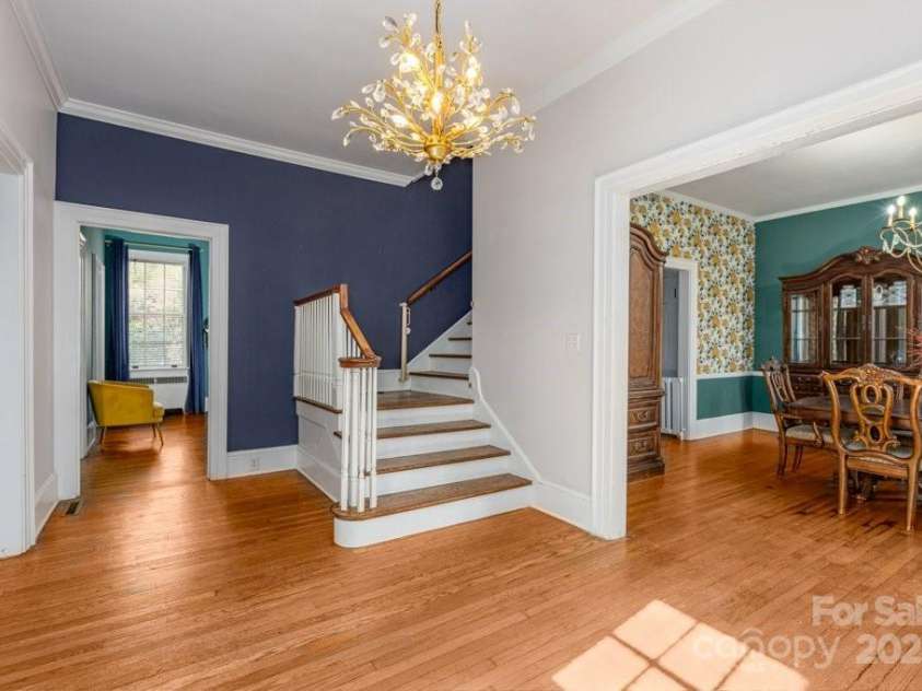 300 Morgan Street, Marion, NC 28752.  MLS# CAR4306863, YatesRealty ID 563. 