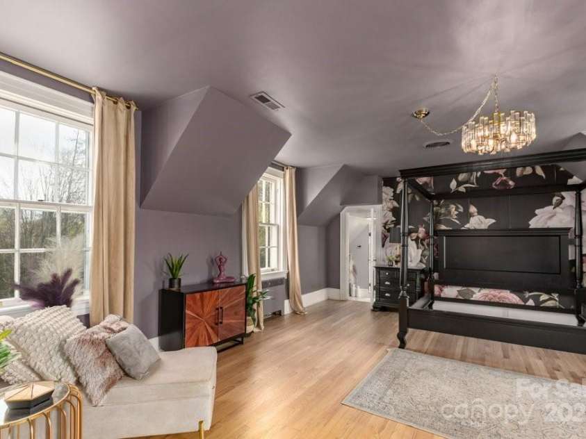 300 Morgan Street, Marion, NC 28752.  MLS# CAR4306863, YatesRealty ID 563. 