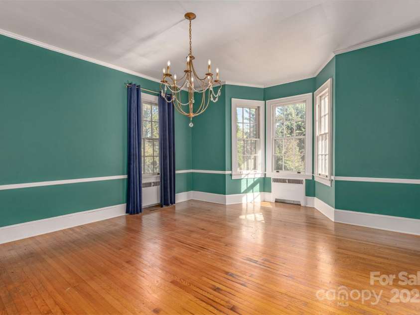 300 Morgan Street, Marion, NC 28752.  MLS# CAR4306863, YatesRealty ID 563. 